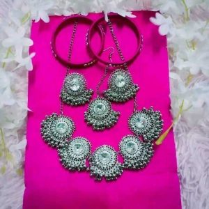 Saree package for your loved ones